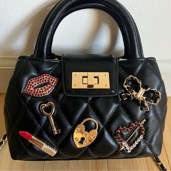 Aldo First Kiss Black Tote with detachable gold & black shoulder strap - Picture 4 of 7